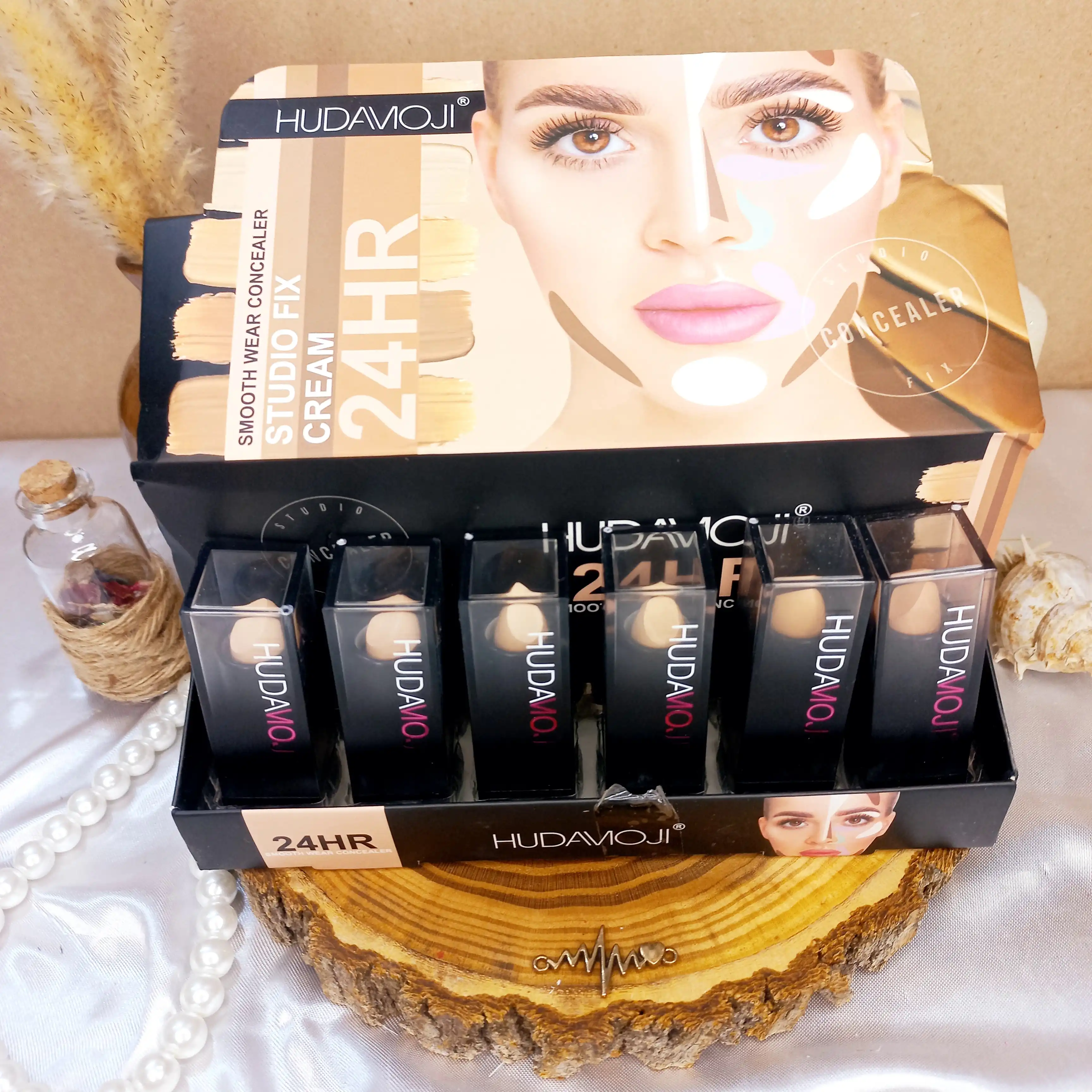 کانسیلر جامد طرح رژ هدا موجی 
6 رنگ مختلف