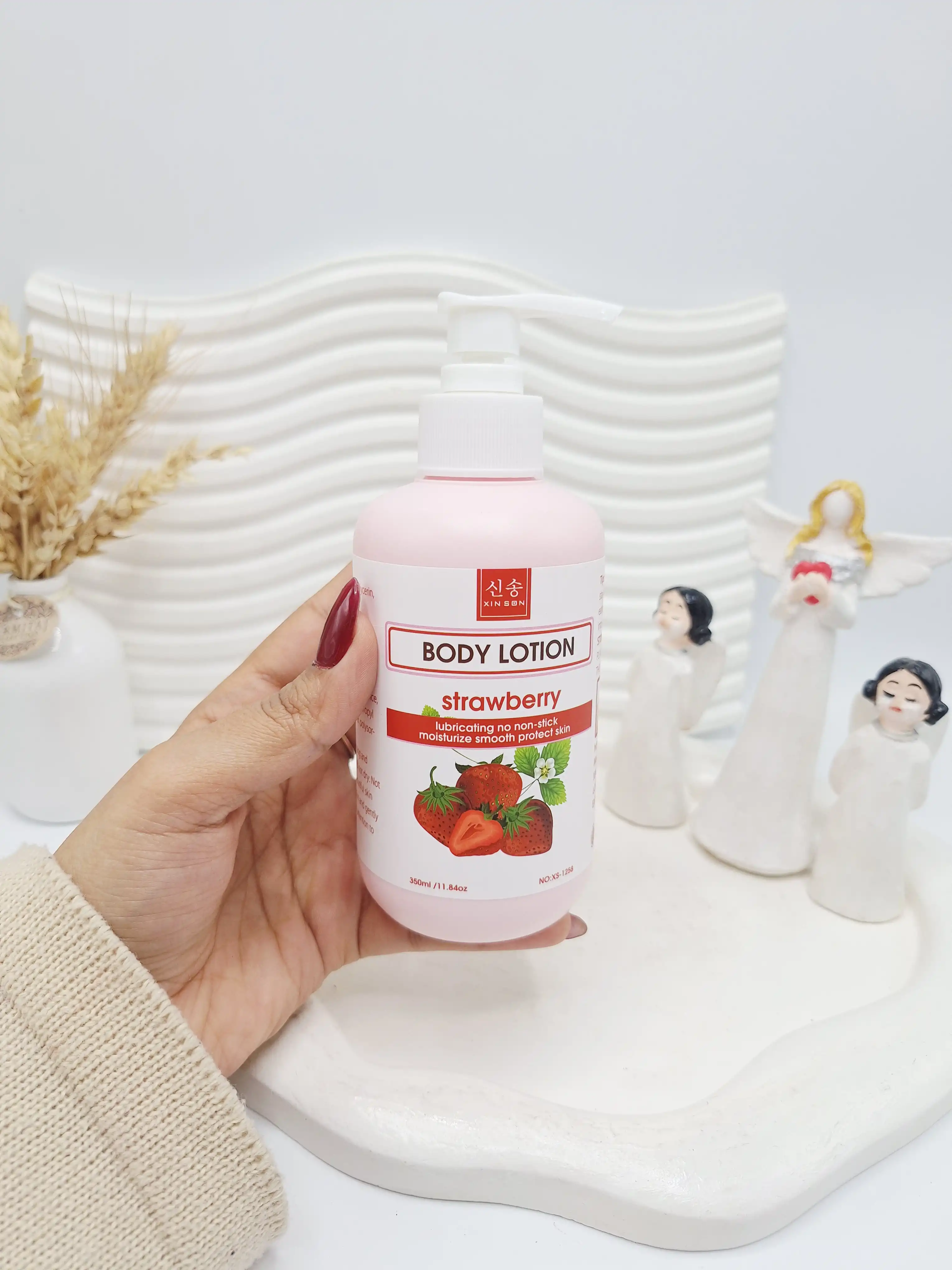 لوسیون بدن رایحه توت فرنگی حجم 350 میل برند XIN SON کد 1258