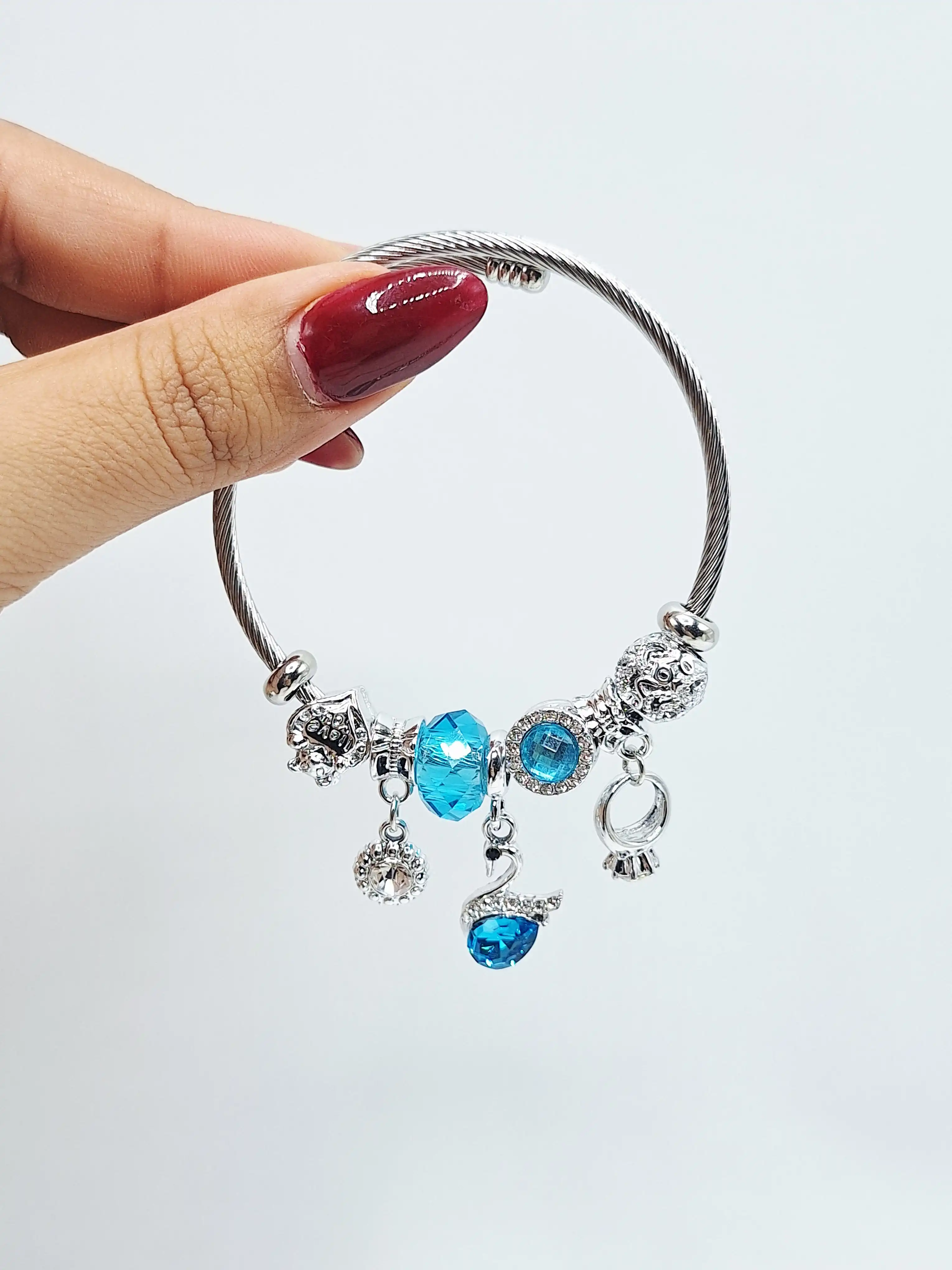 دستبند پاندورا طرح قو رنگ آبی