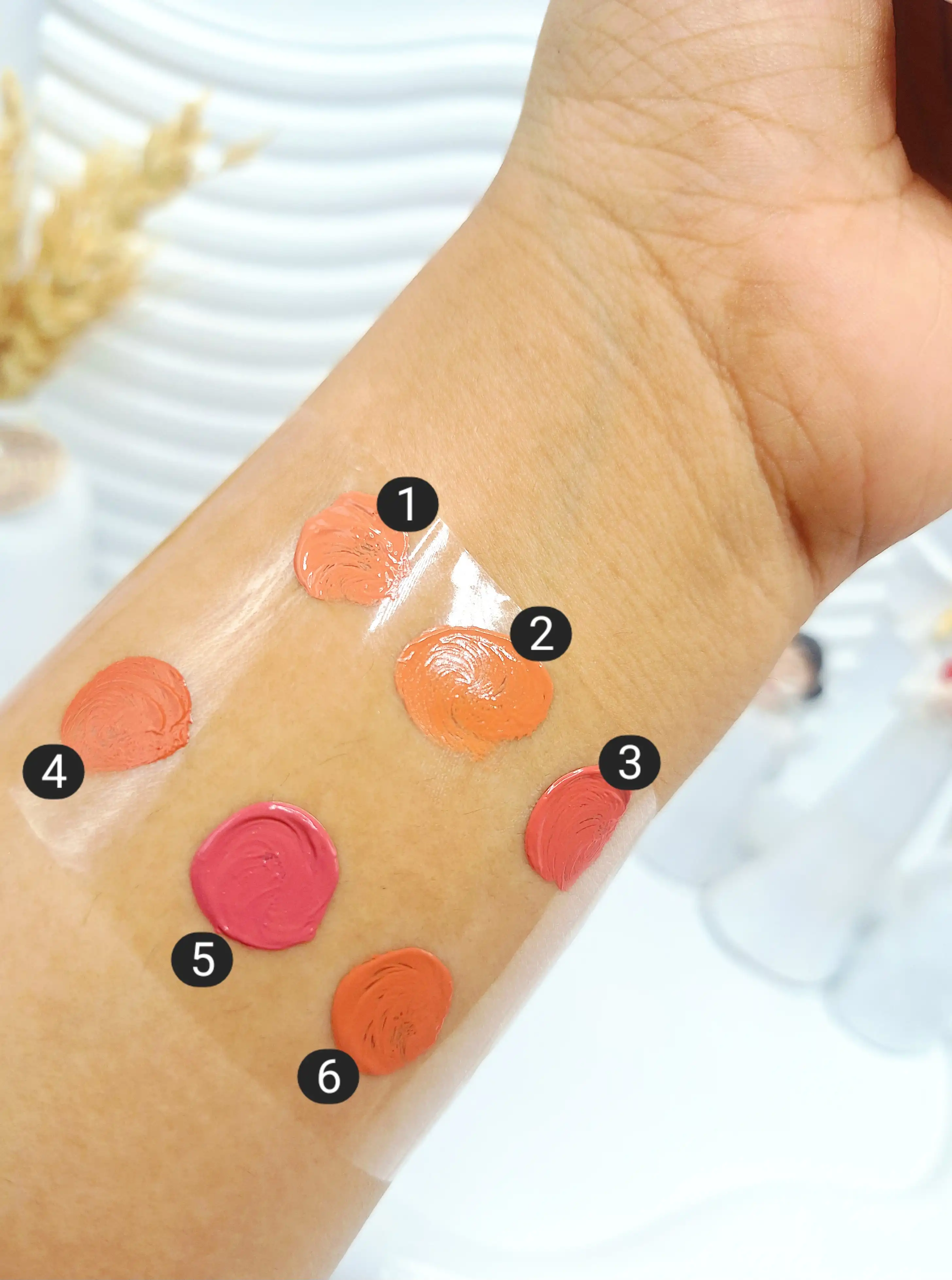 براق کننده و حجم دهنده لب آمپولی برند beauty کد 098